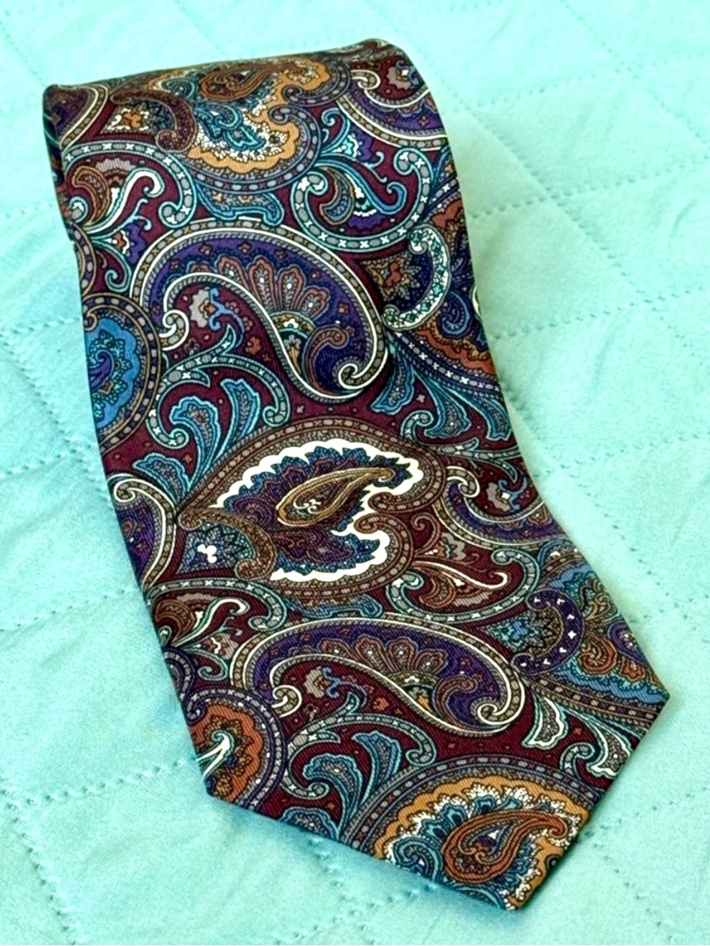 Robert Talbott 100% Silk Tie Burgundy Blue Paisley Made in USA Classic Menswear